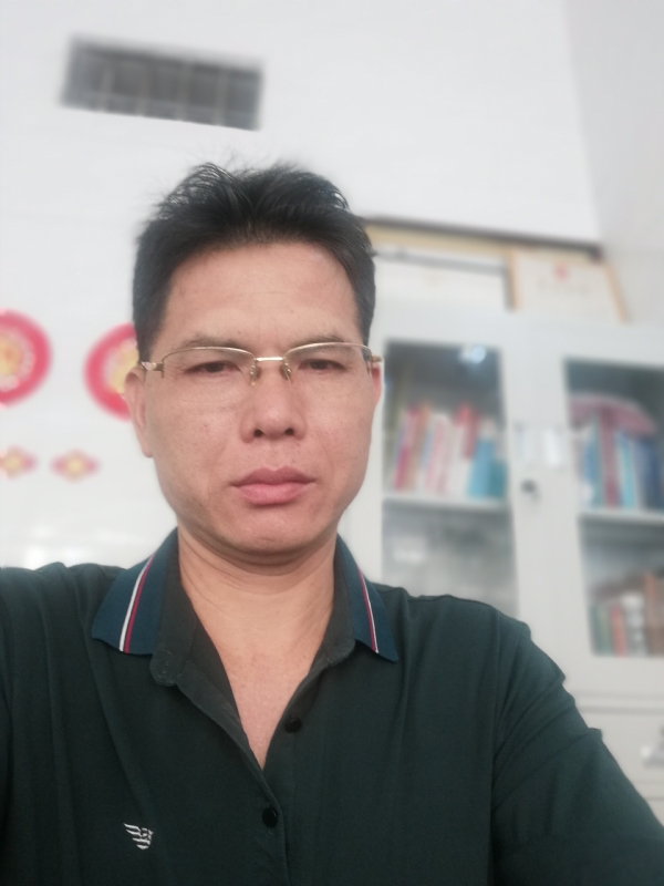 后视镜的第二张照片--漳州相亲服务中心