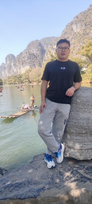 受过伤的狼的第三张照片--漳州相亲服务中心