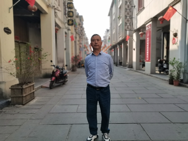 一粒尘埃的第一张照片--漳州相亲服务中心