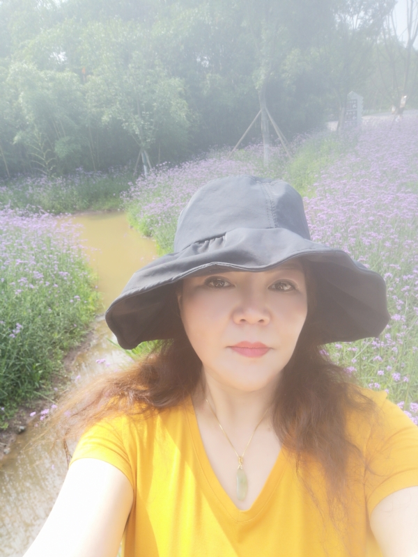 宛霞的第三张照片--漳州相亲服务中心