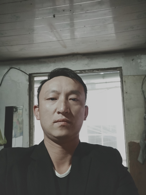 放弃爱你的第一张照片--漳州相亲服务中心