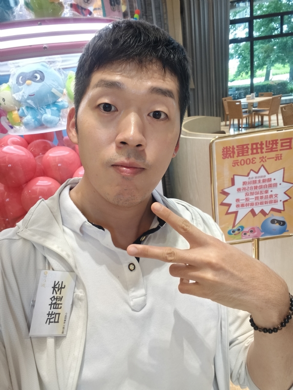 銪哲的第一张照片--漳州相亲服务中心