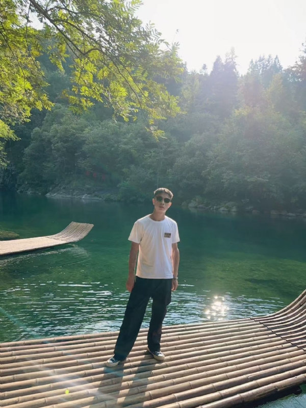 林言的第二张照片--漳州相亲服务中心