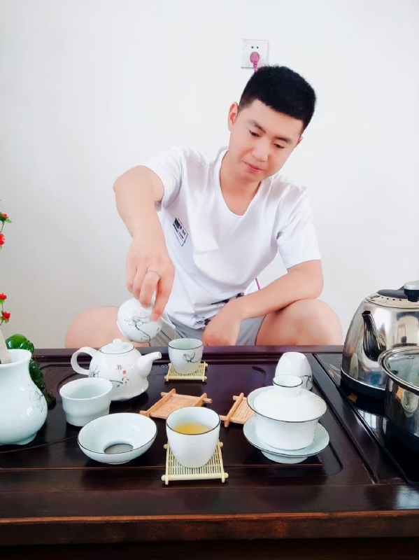 日月的第三张照片--漳州相亲服务中心