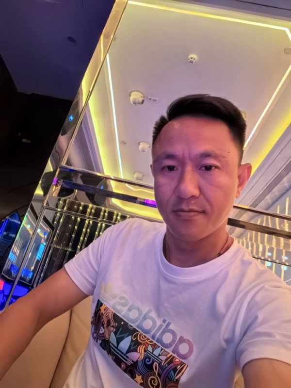 辞岸的第一张照片--漳州相亲服务中心