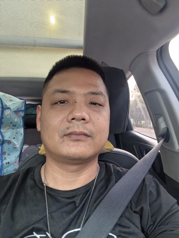 卖电池的大叔的第一张照片--漳州相亲服务中心