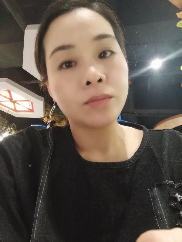 喜欢黑巧的第一张照片--漳州相亲服务中心